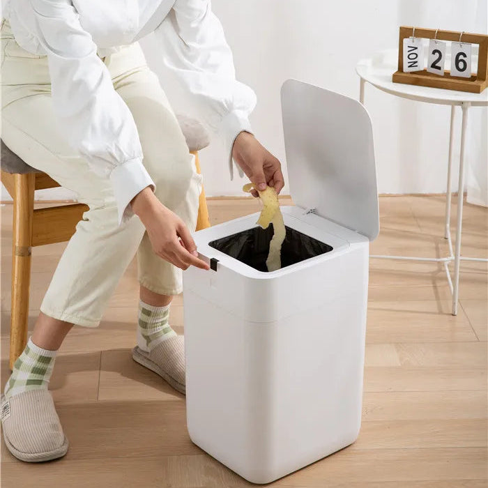 Smart Trash Can - 4 Gallon Self Sealing and Self-Changing